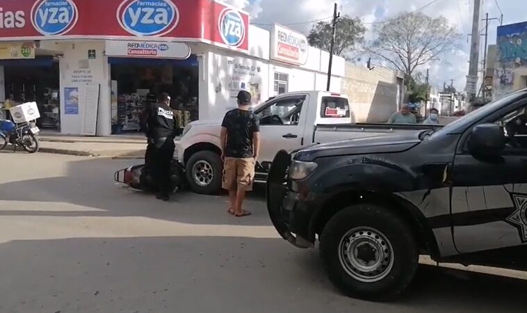Un motociclista se voló un alto y lo chocaron en el barrio San Enrique de Ticul