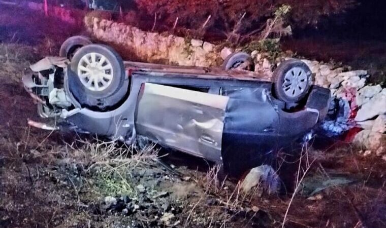 Sisaleña vuelca por exceso de velocidad, dice un animal se le atravesó en el camino