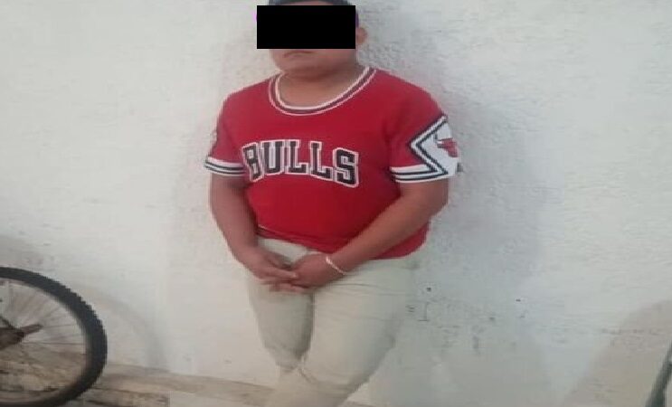 Drogado taxista golpeó a dos mujeres afuera de un kínder, en Seyé