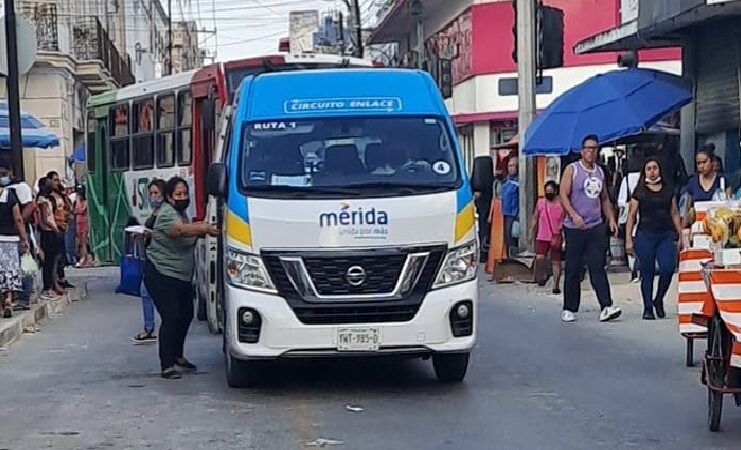 Choferes ponen en peligro a usuarios del trasporte Circuito Enlace