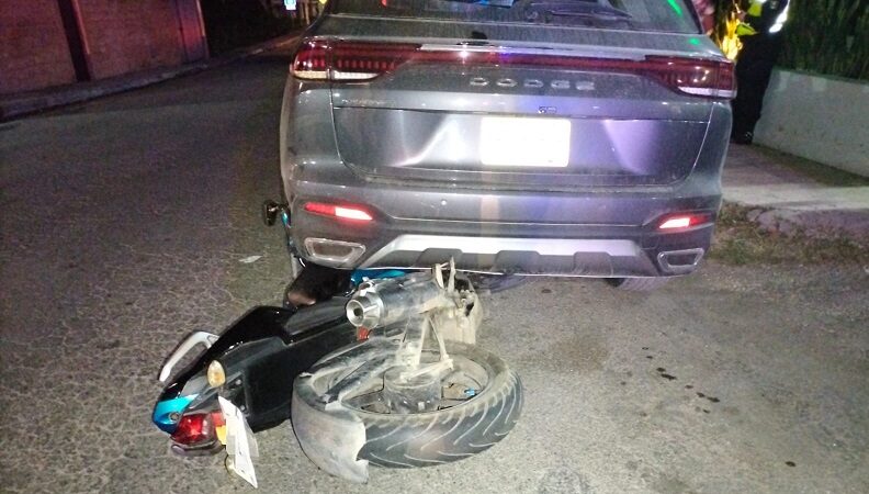 Acelerado motociclista chocó contra vehículo estacionado en Valladolid