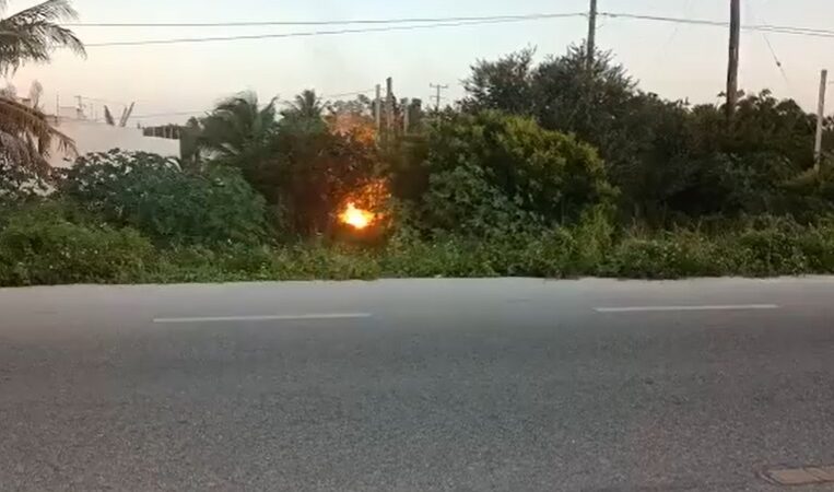 Cae un trasformador de alta tensión en la vía Chelem- Chuburná