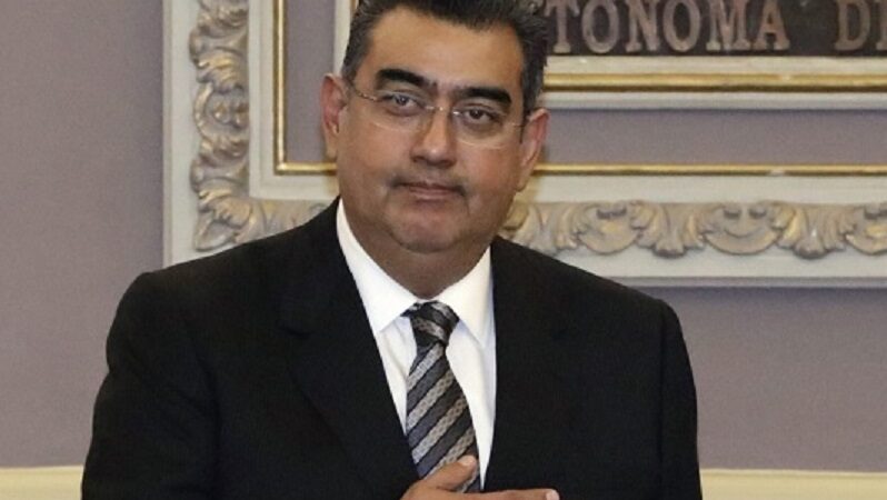 El morenista Sergio Salomón gobernara Puebla tras la muerte del Miguel Barbosa