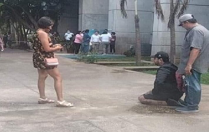 Vendedores ambulantes frustran el asalto a una mujer en el parque Bepensa