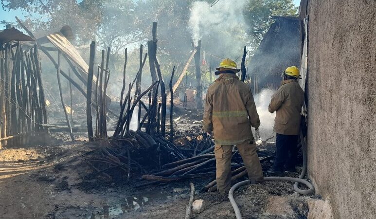 Se quemó la casa de una humilde familia de Tahmuy comisaría de Valladolid