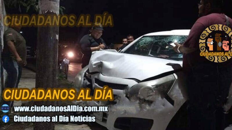 Al chofer de una Tornado se le bajó la presión y chocó contra un poste de Telmex