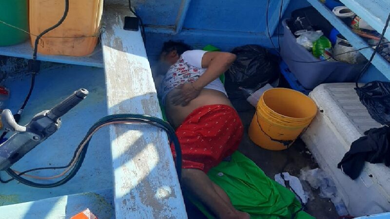 A un pescador lo aplastó una marqueta de hielo, quedó lesionado en la Caleta