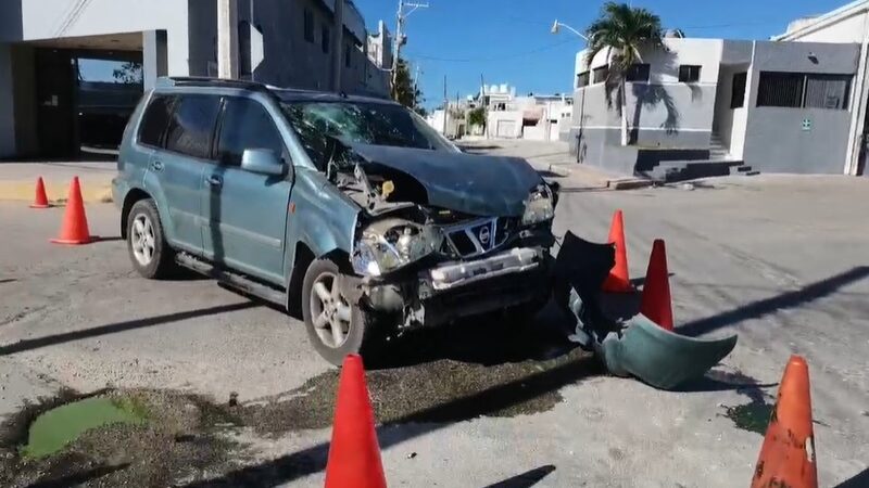 Le despedazaron su camioneta Nissan por una Suburban en Progreso