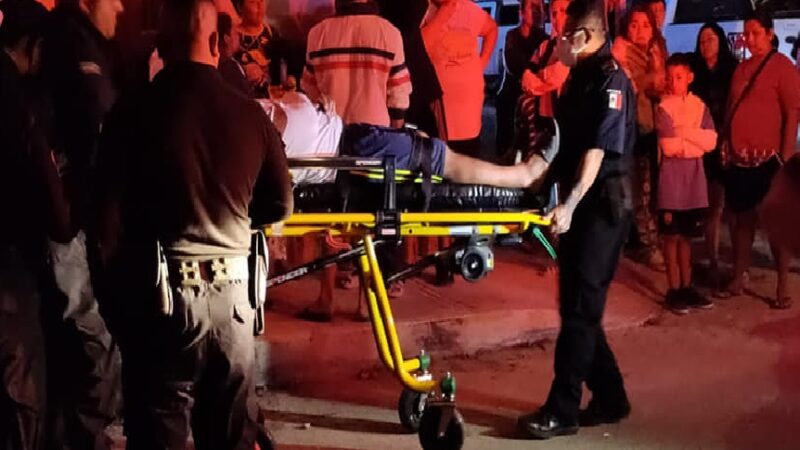 Dos motociclistas lesionados uno de gravedad tras chocar en Chicxulub Puerto