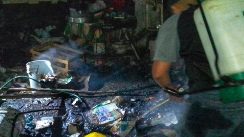 Un cortocircuito le quemó su casa en Motul