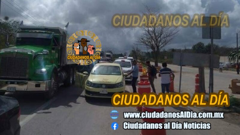 Trabajadores del Tren Maya bloquean carretera federal exigen pagos y mejores condiciones de trabajo