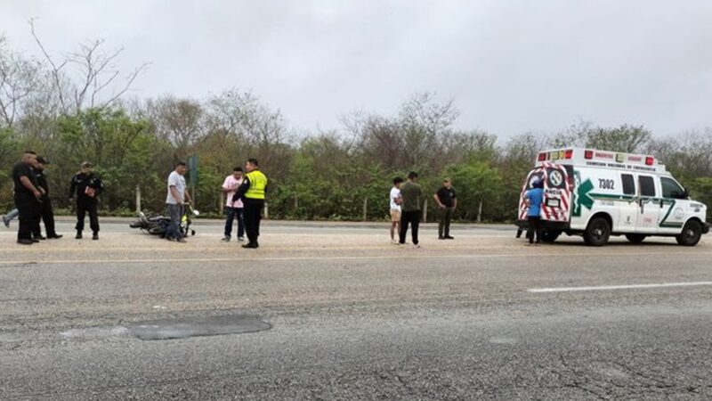 Un motociclista derrapa y lesiona en el entronque a Sacolá comisaria de Motul
