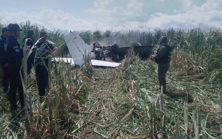 Mueren dos narcos mexicanos al desplomarse una avioneta cargada con droga en Venezuela
