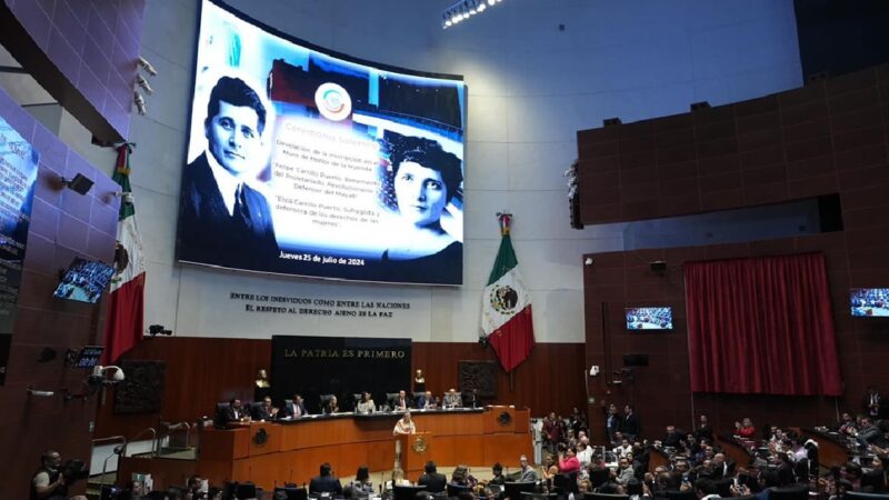 Felipe y Elvia Carrillo Puerto personajes de honor en el Senado De La República