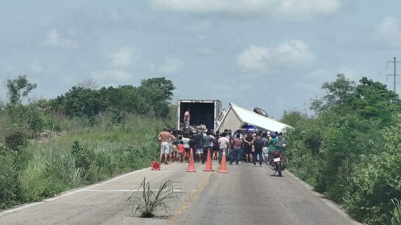 Muertos de hambre “rapiñan” mercancía de COMA en la vía Kantunil-Holcá