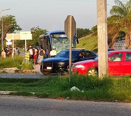 Roban un autobús del Va y Ven en Mérida, el sujeto fue detenido