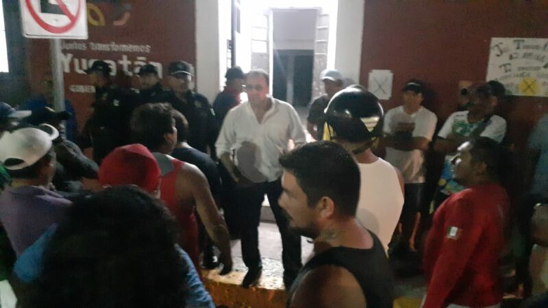 Pescadores de Dzidzantún dan 24 horas para que buzos furtivos abandonen Santa Clara