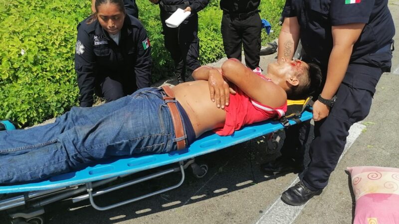 Una pareja de motociclistas derrapa y lesiona en la vía Cansahcab- Motul