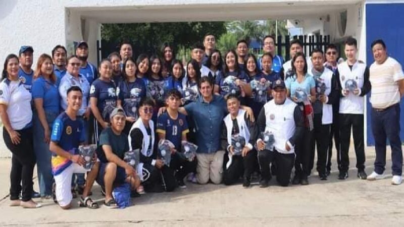 Alumnos del ITSVA representaran a Yucatán en concurso de Banda de Guerra y Escolta en Oaxaca