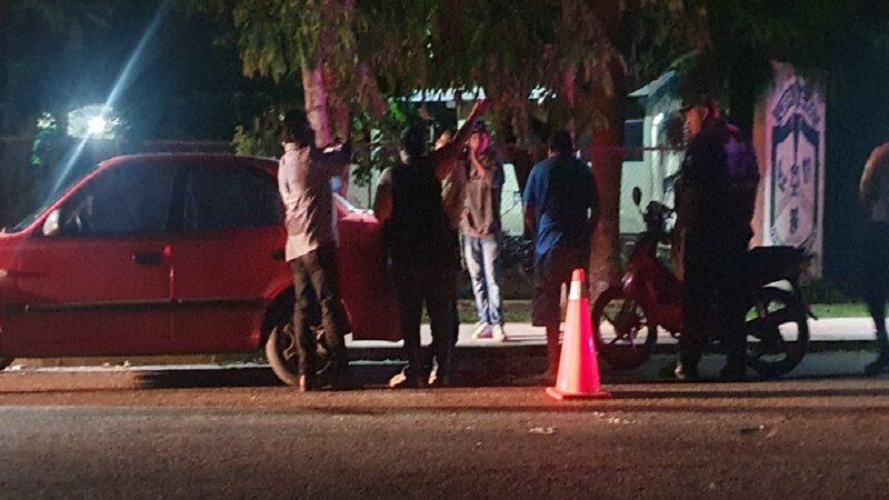 Un joven motociclista choca en Dzidzantún frente a la escuela CBTA 100