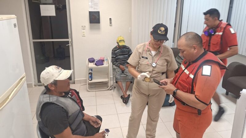 Marina rescata a dos tripulantes de una lancha a la deriva frente a Progreso  
