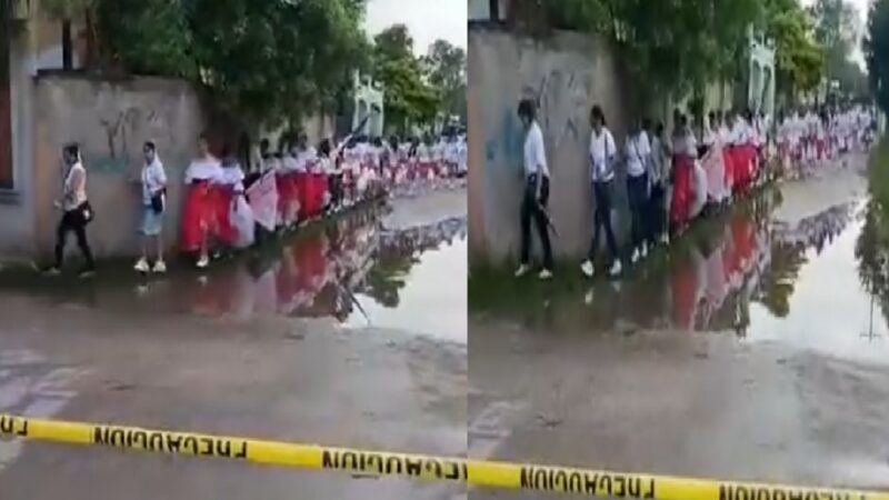 Desfile “Nautico” en Seyé, niños, niñas desfilaron dentro de charcos de agua