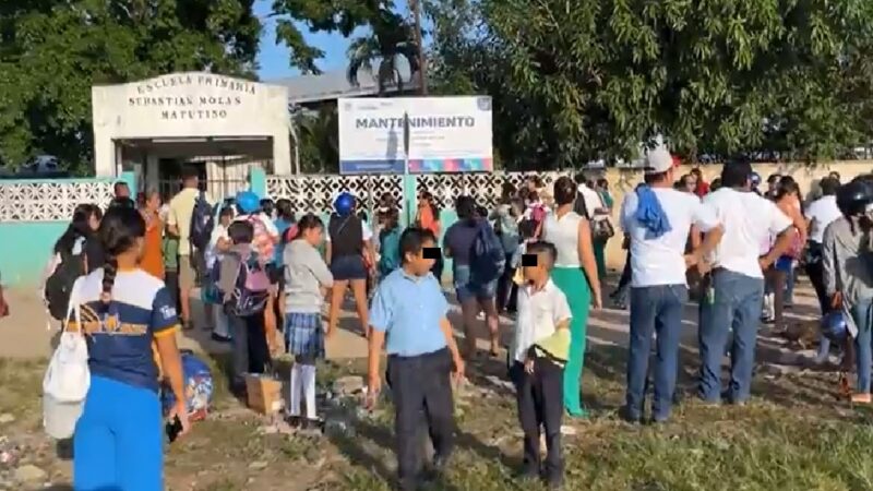 Padres de familia cierran escuela primaria de Tizimín: exigen la destitución del director
