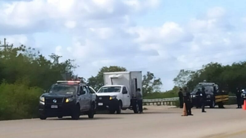 Al chofer de una camioneta, lo choca un volquete por la retaguardia en el entronque de Cansahcab