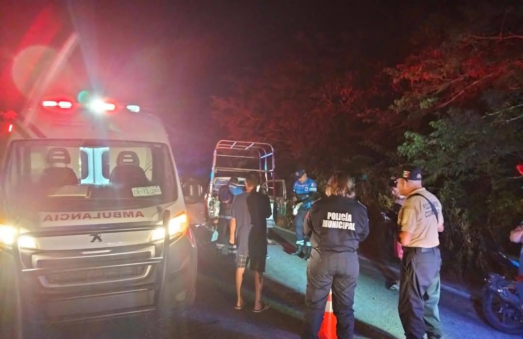 Empleado de Banco Azteca choca y muere el ultimo día del año en la vía Dzidzantún- Cansahcab.