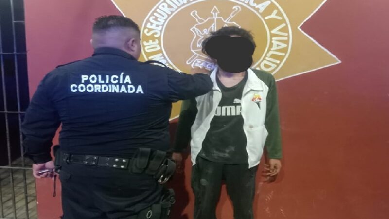 Policías detienen a un indigente campechano que deambulaba en Kancabchén comisaria de Motul