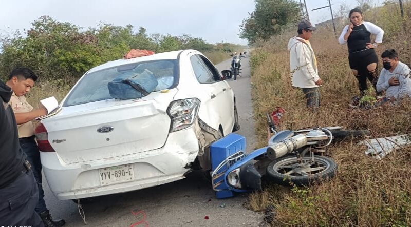 Un motociclista choca contra un auto estacionado en la vía Dzidzantún- Santa Clara