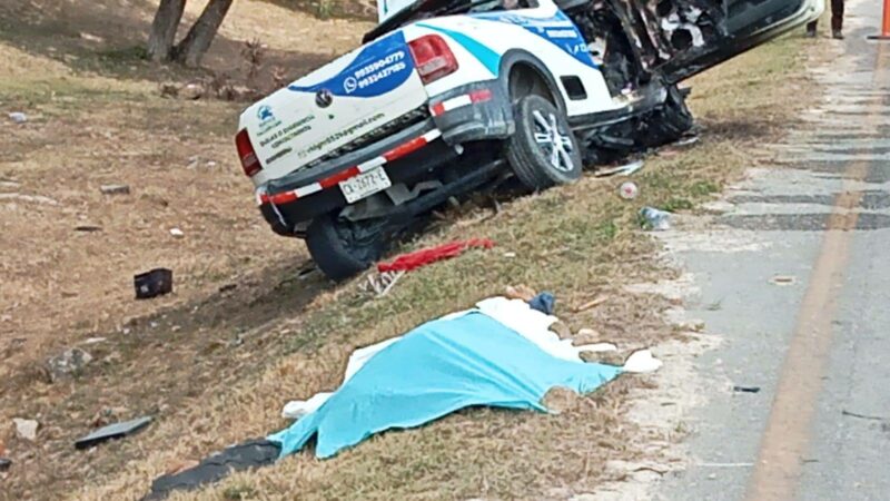 Dos empleados de un taller automotriz chocan y muren en el periférico de Mérida