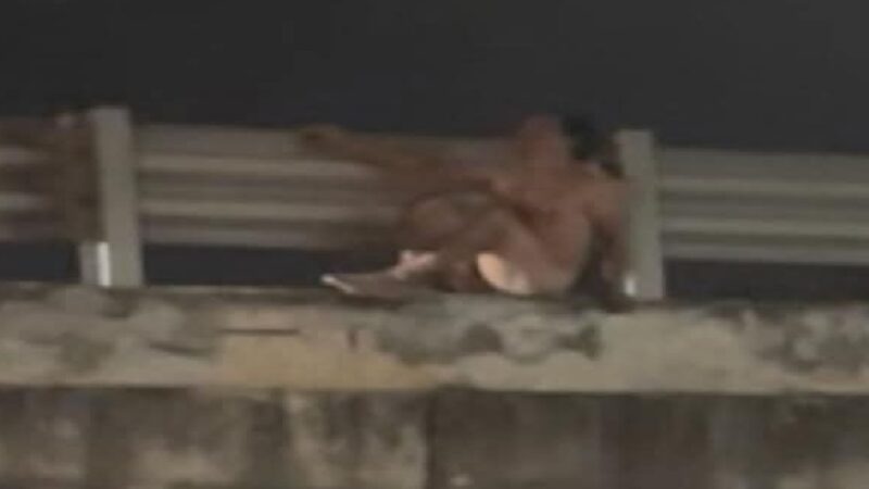 Un hombre desnudo intentó suicidarse arrojándose del puente a la salida de Umán