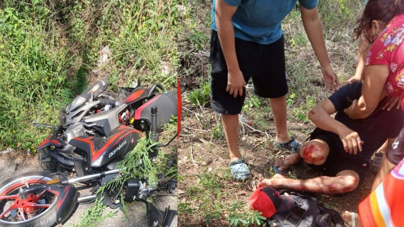Un motorizado se le gasta la carretera y choca en una curva contra un vehículo