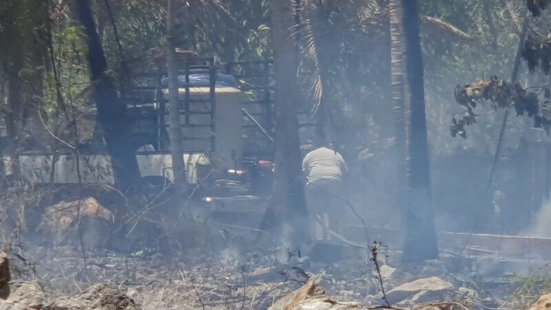De manera misteriosa se incendia un predio a espaldas de un kínder en Dzidzantún