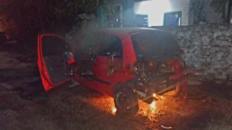 De manera misteriosa se incendia un automóvil en Tizimín: El dueño escucho ruidos antes del incendio