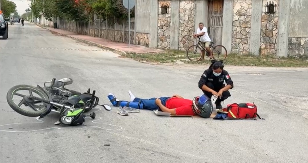 Encontronazo entre dos motos deja a dos jóvenes lesionados en Tizimín