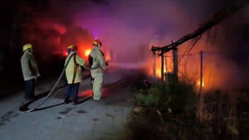 Un ebrio, prende fuego y se encierra en su casa en Tizimín