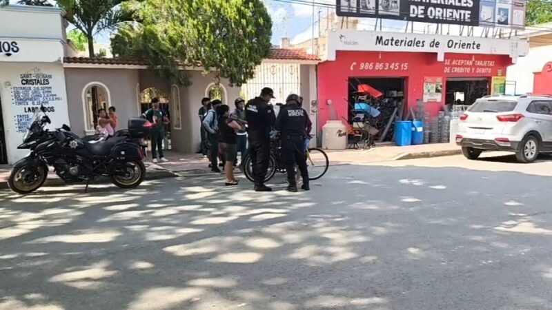 Joven estudiante del CBTA de Tizimín choca contra una camioneta en la colonia la Huayita