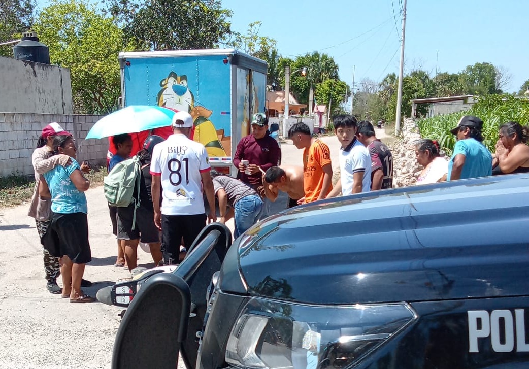 Una menor de 13 años muere al salir de la secundaria: La chocó una camioneta en Dzan
