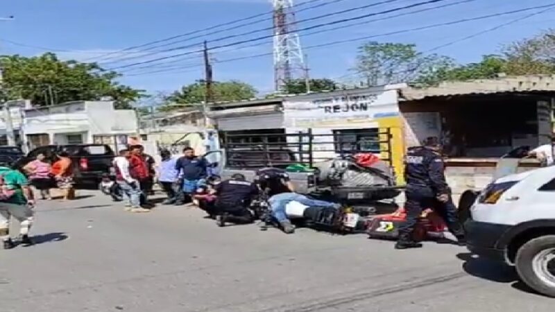 Un motociclista se estrella contra una camioneta y muere en la colonia María Luisa.