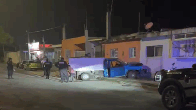 Ebrio conductor de una camioneta choca contra una casa en Progreso