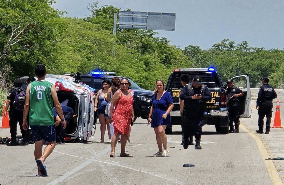 Dos familias de turistas chocan y lesionan en el peligroso crucero Kinchil- Tetiz