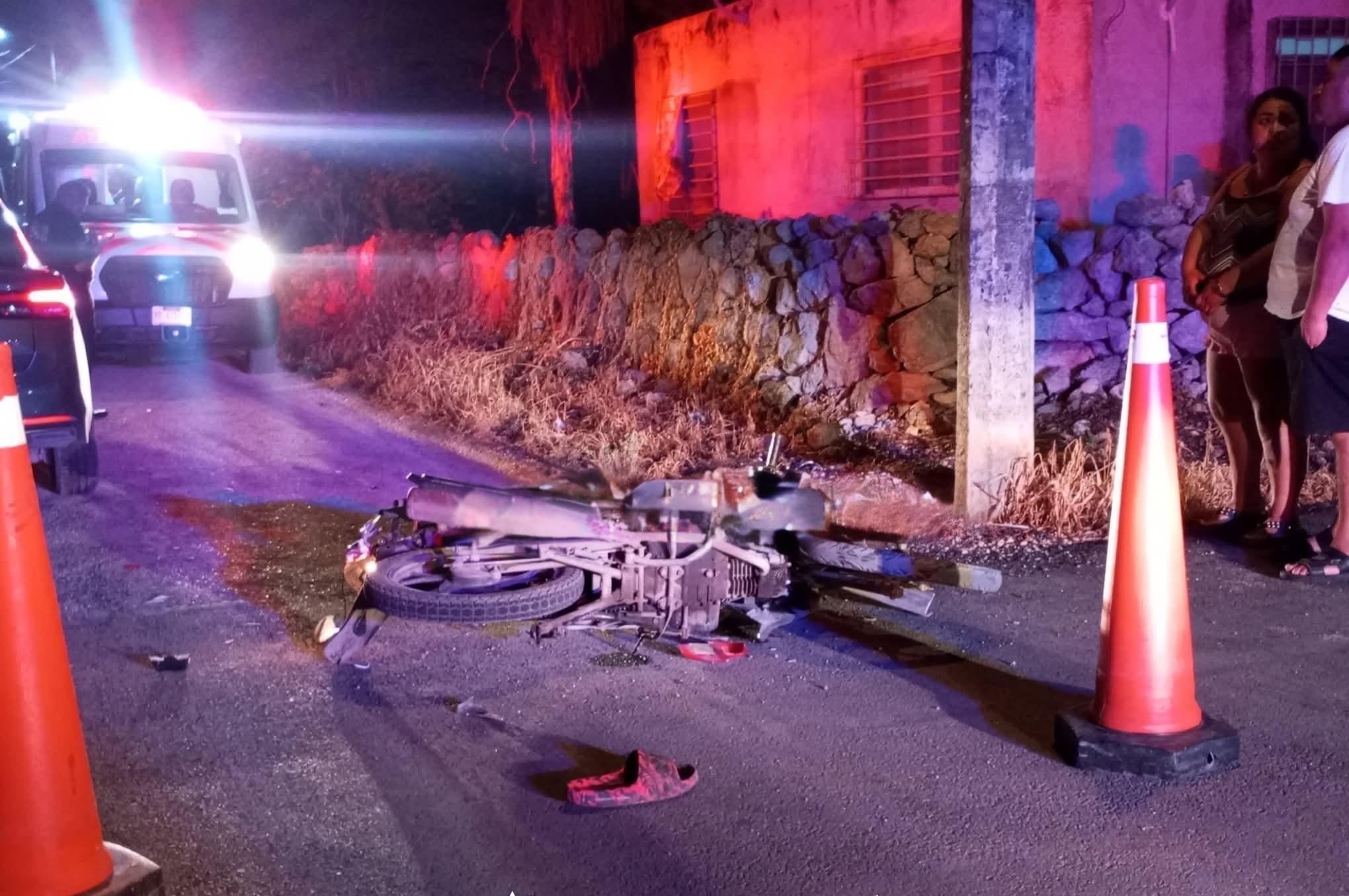 Un adolescente regresaba a su casa en horas de la madrugada y lo chocan en calles de Motul