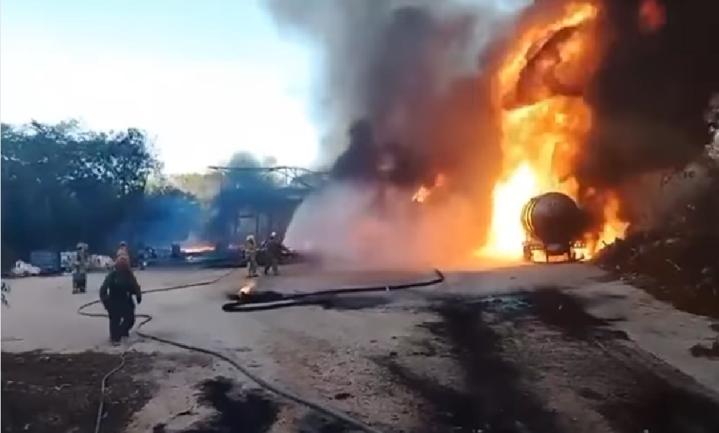 Una bodega procesadora de aceites explota y se incendia en Umán: hay un lesionado