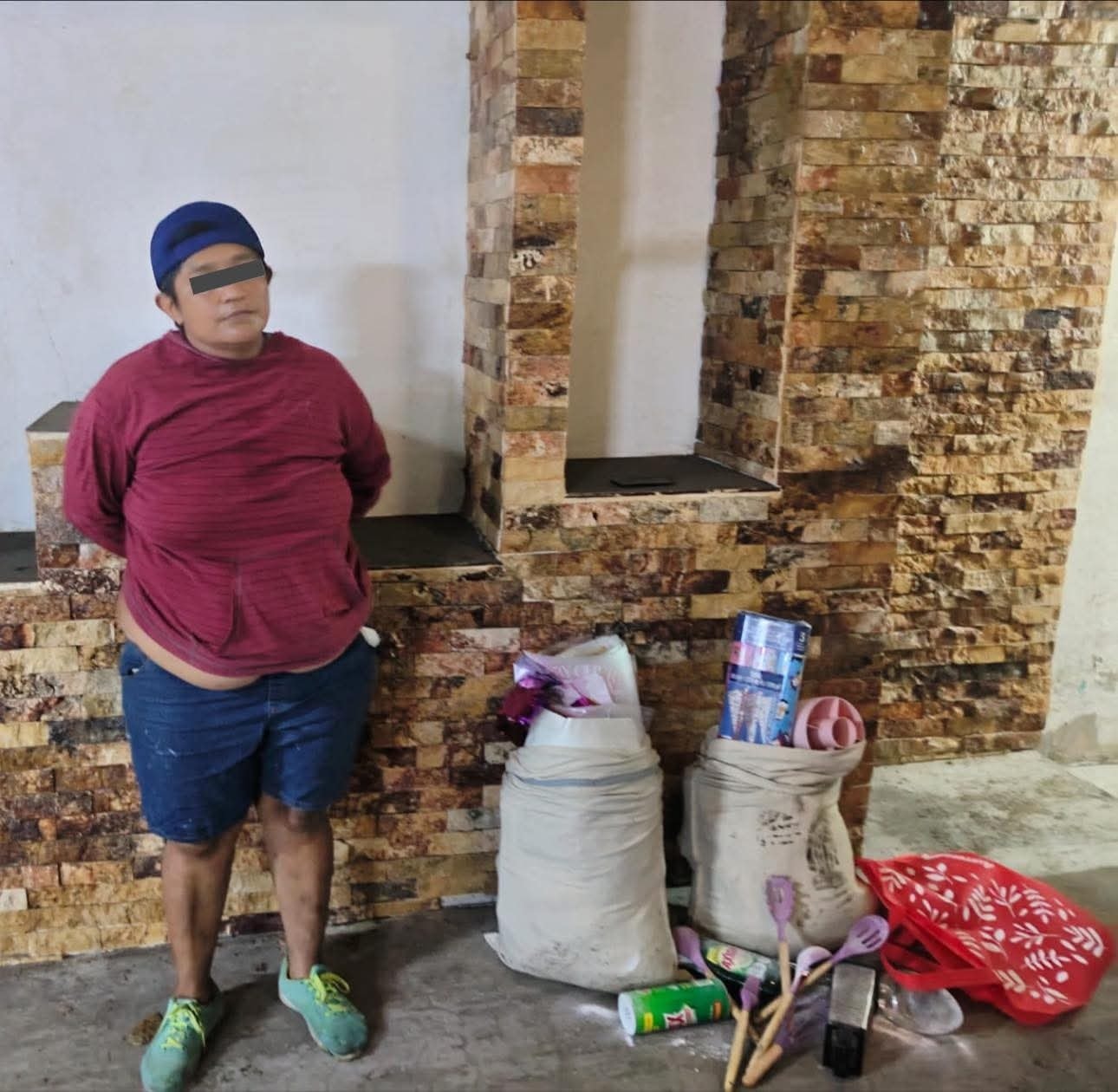 Detiene a una mujer en paseos de Itzincab cuando robaba en un predio asegurado por la FGE
