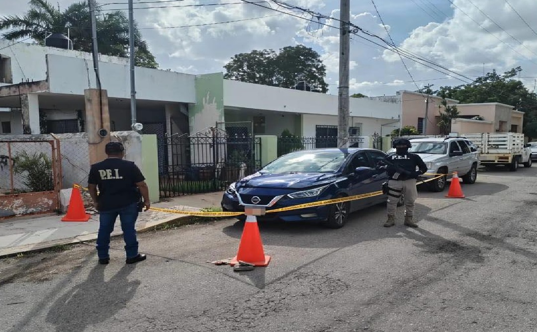 Una mujer policía se debate entre la vida y la muerte: la atropellaron frente un bar en Prolongación Paseo de Montejo