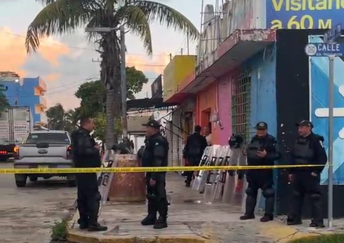 Comerciantes de artesanías son desalojados del terreno de Chedraui Progreso