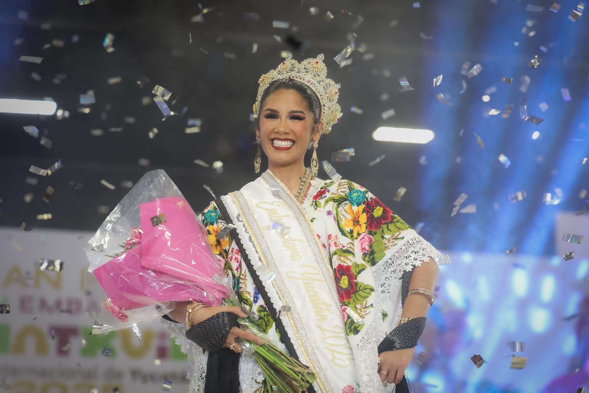 Eny Elizabeth de Chocholá la embajadora de la Feria Yucatán Xmatkuil 2025