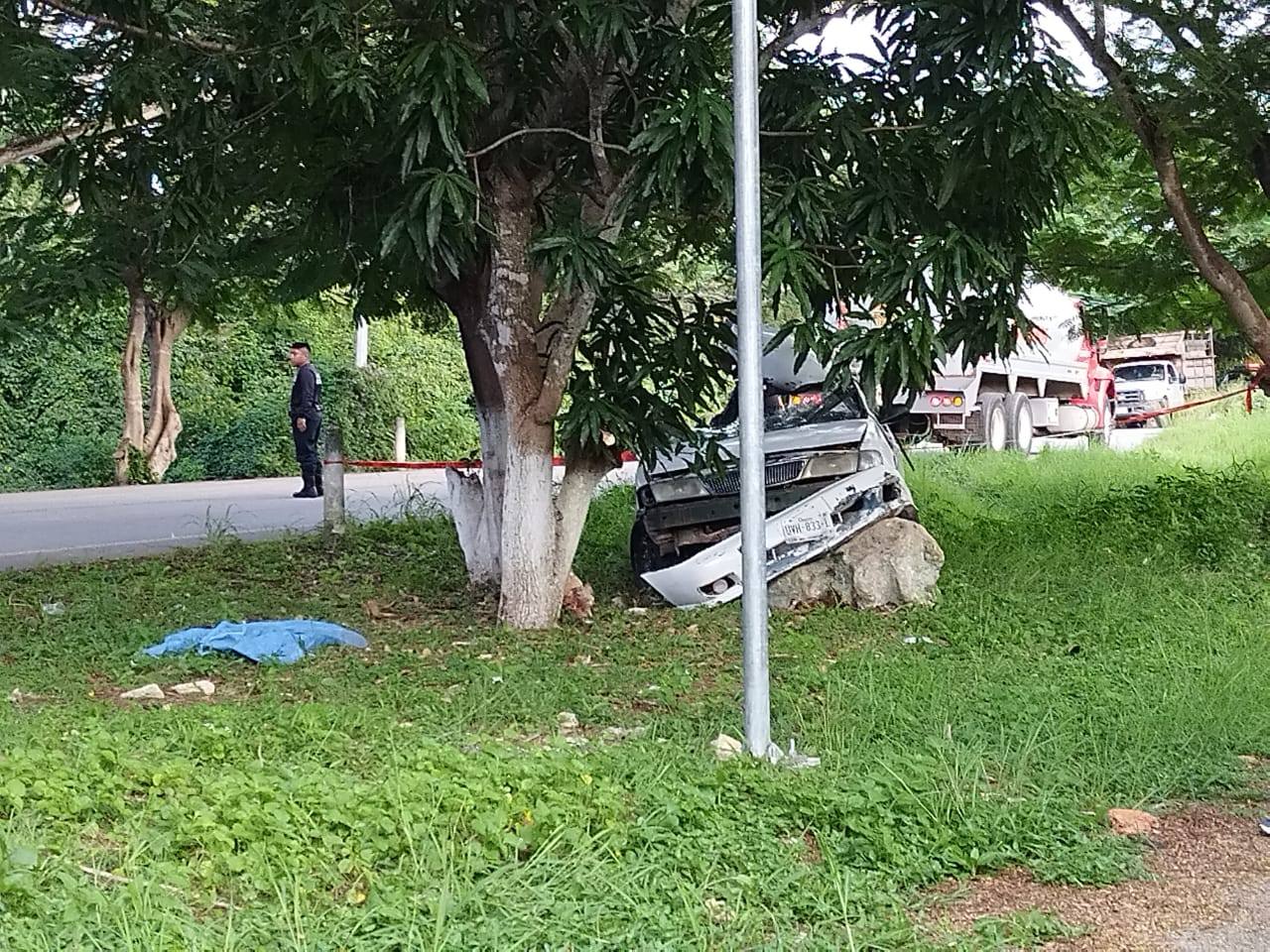 Cuatro lesionados, entre ellos un menor en aparatoso accidente a la salida de Tekax